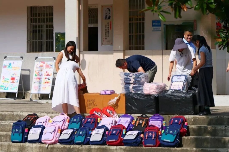 黄冈市小象社会工作服务中心实地走访调研“诚信栗花-助留守儿童看世界”项目