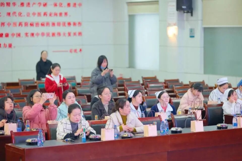 “医路同行-感恩有你”主题活动为全体临床护士长减压赋能