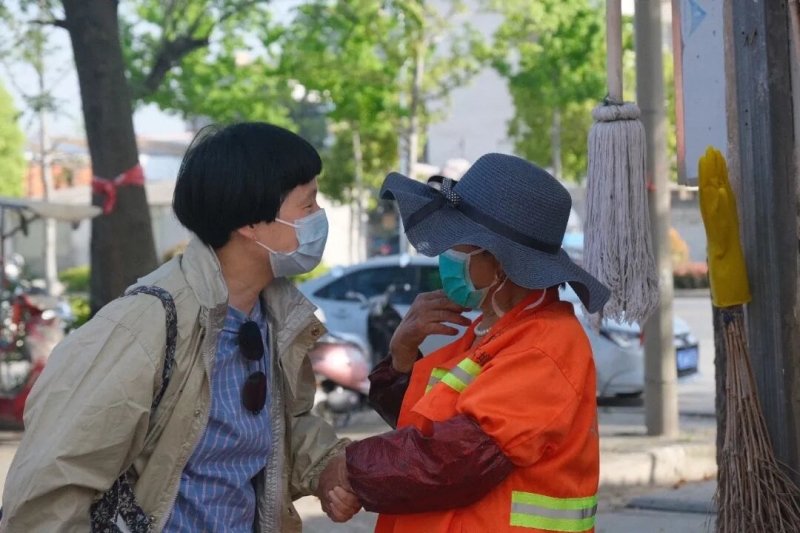 黄冈市小象社会工作服务中心参加“社会组织爱心添柴”活动