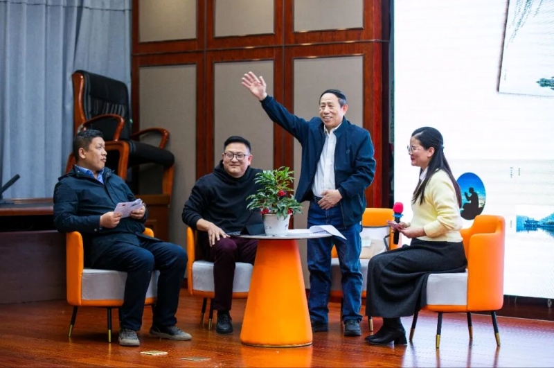 《遗爱湖韵》——袁宏建诗文集分享会在黄州举行